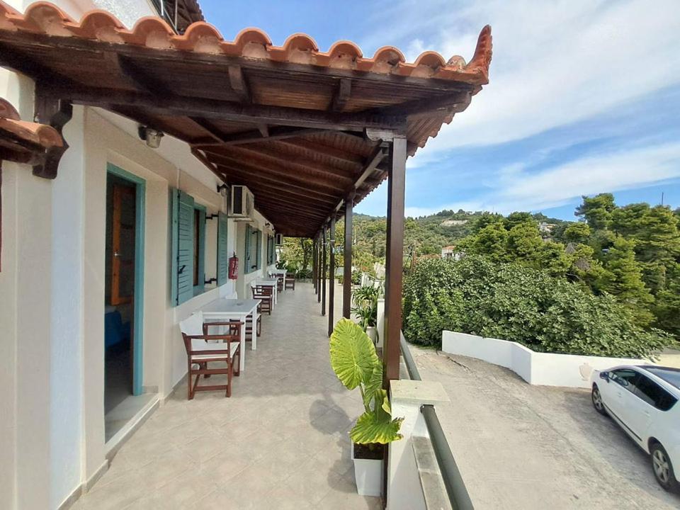Pension Anna Patitiri  Exterior photo